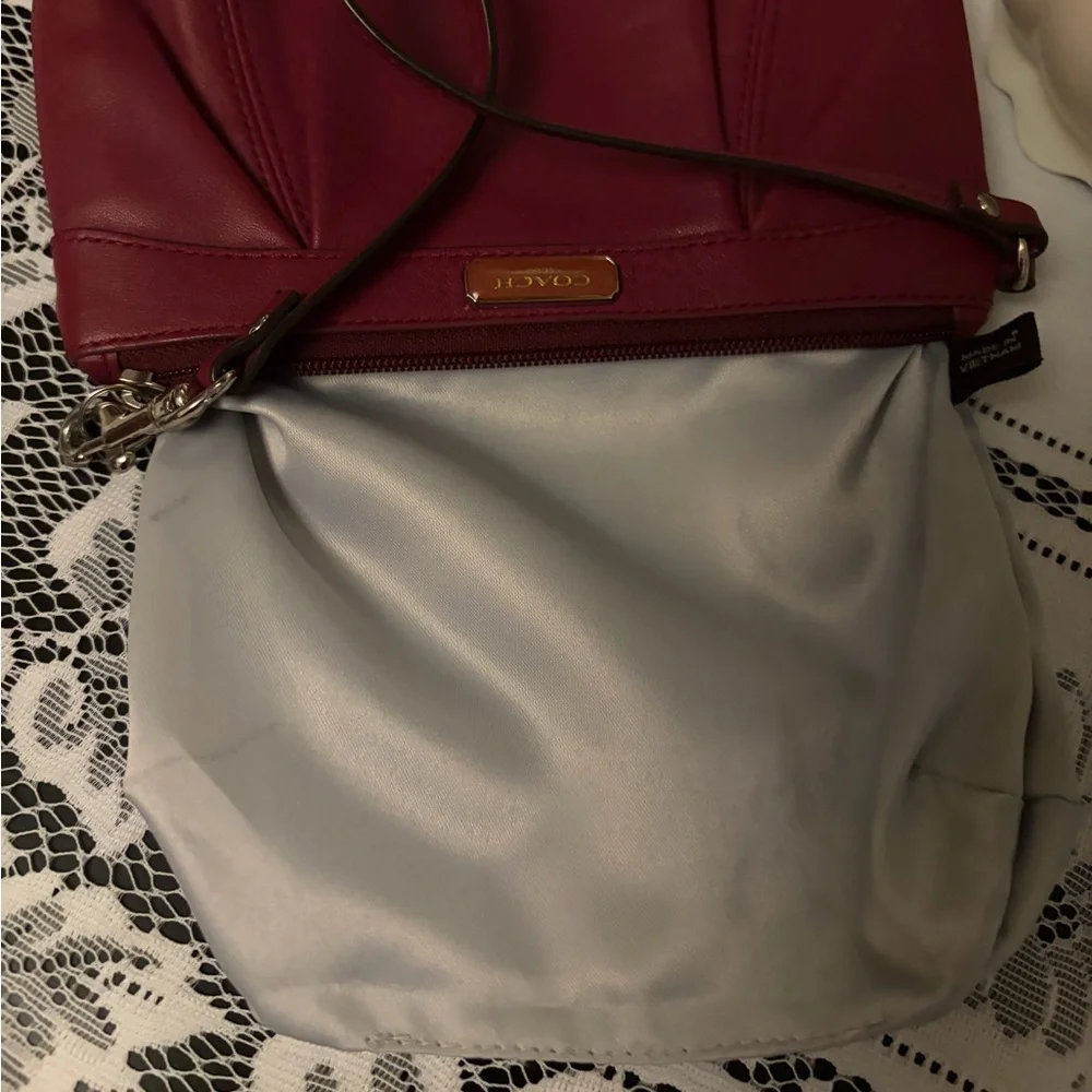 Y2K Coach Simone Pleated Leather Wristlet - Maroon Color